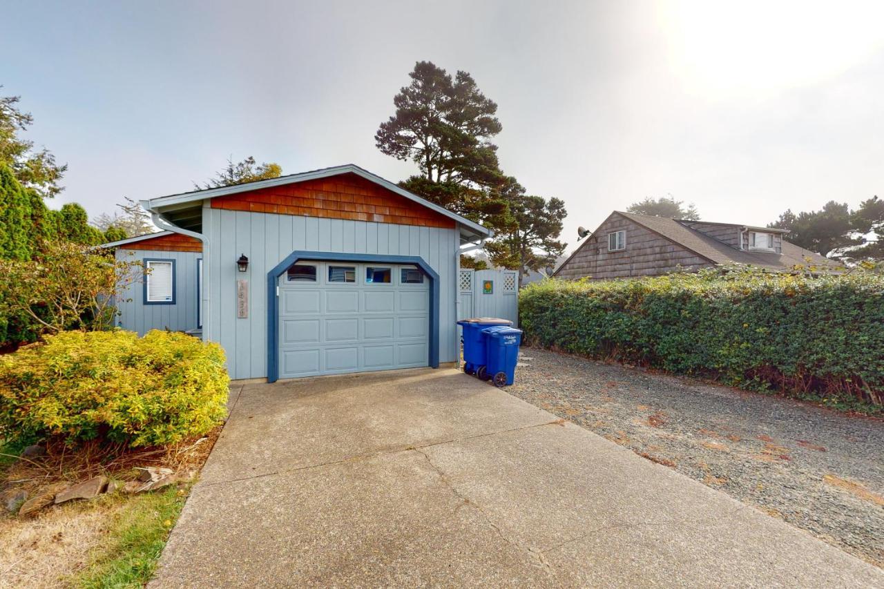 Villa Coastal Calm Lincoln City Exterior foto
